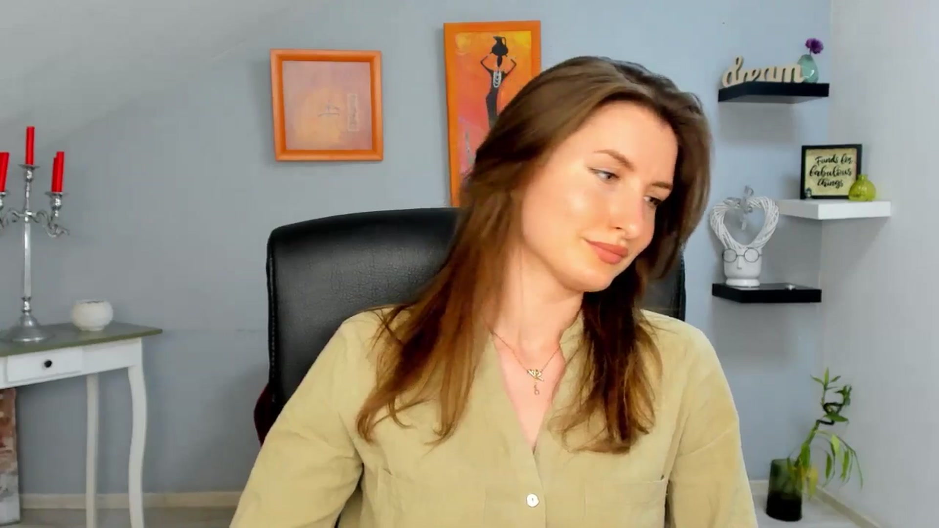 Gallery image thumbnail from EmilysBack's myfreecams stream on, 04/28/2025, 19:07 image 11 of 20