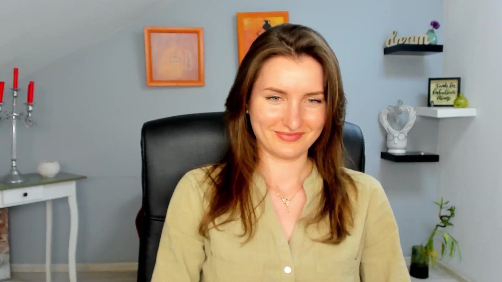 Gallery image thumbnail from EmilysBack's myfreecams stream on, 04/28/2025, 19:07 image 13 of 20