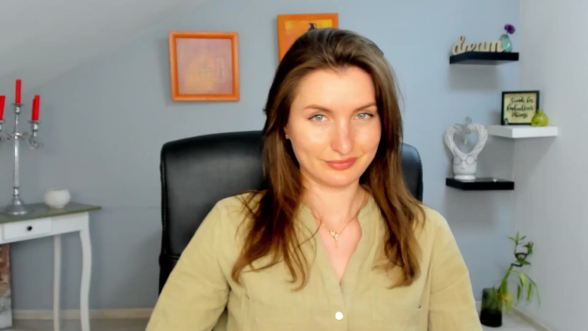 Gallery image thumbnail from EmilysBack's myfreecams stream on, 04/28/2025, 19:07 image 15 of 20