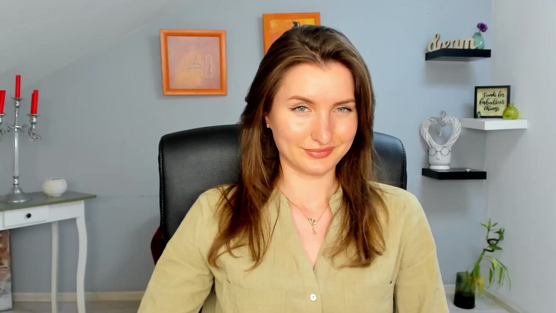 Gallery image thumbnail from EmilysBack's myfreecams stream on, 04/28/2025, 19:07 image 10 of 20