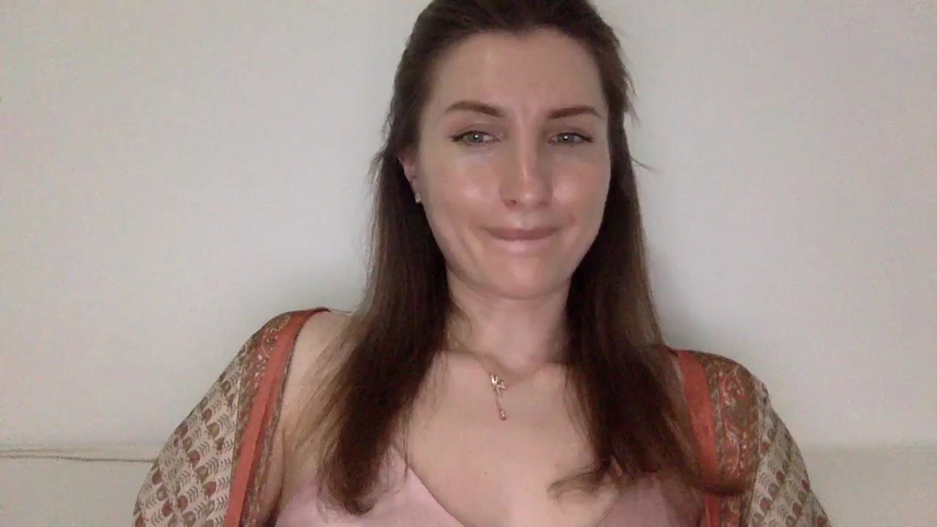 Gallery image thumbnail from EmilysBack's myfreecams stream on, 04/28/2025, 21:30 image 17 of 20