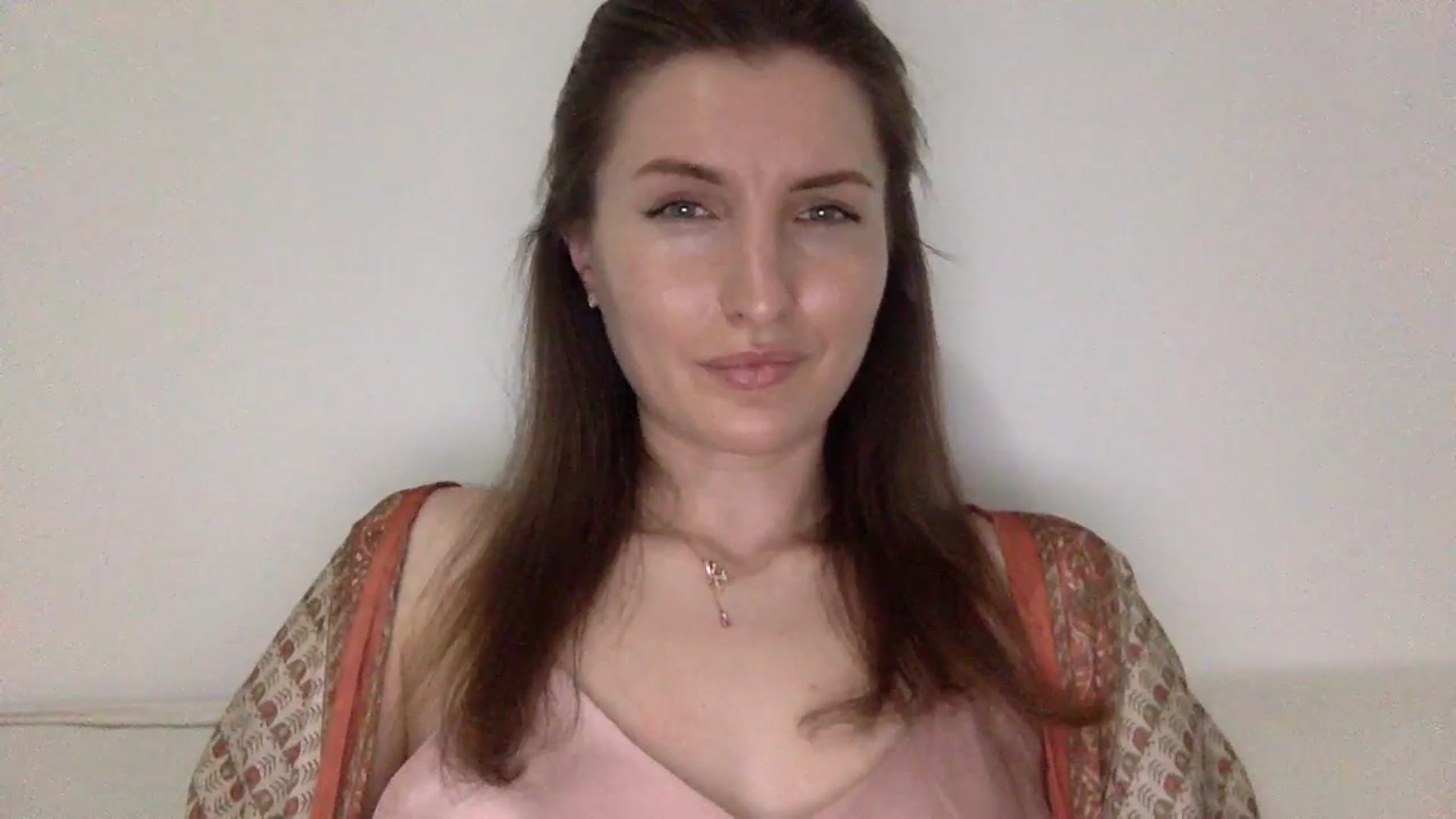 Gallery image thumbnail from EmilysBack's myfreecams stream on, 04/28/2025, 21:30 image 18 of 20