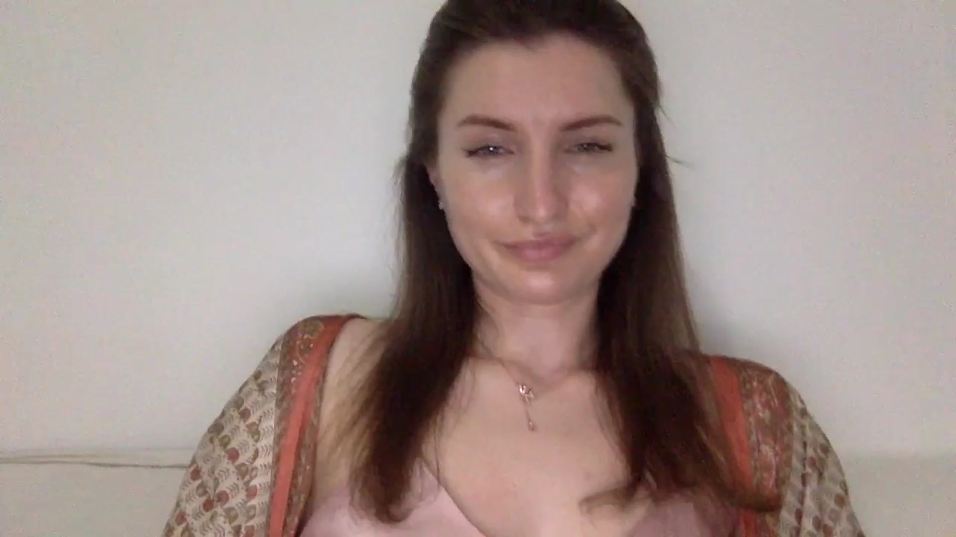 Gallery image thumbnail from EmilysBack's myfreecams stream on, 04/28/2025, 21:30 image 14 of 20