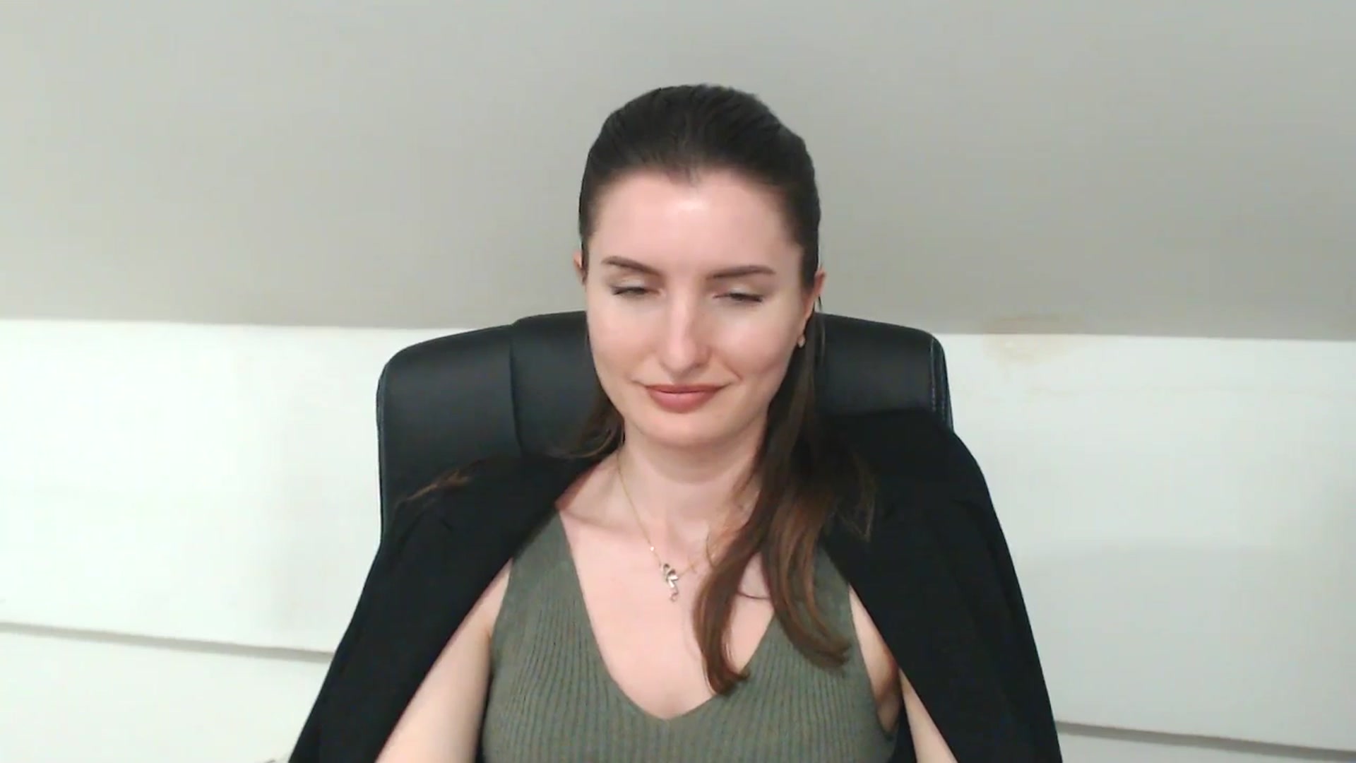 Gallery image thumbnail from EmilysBack's myfreecams stream on, 04/30/2025, 17:58 image 20 of 20