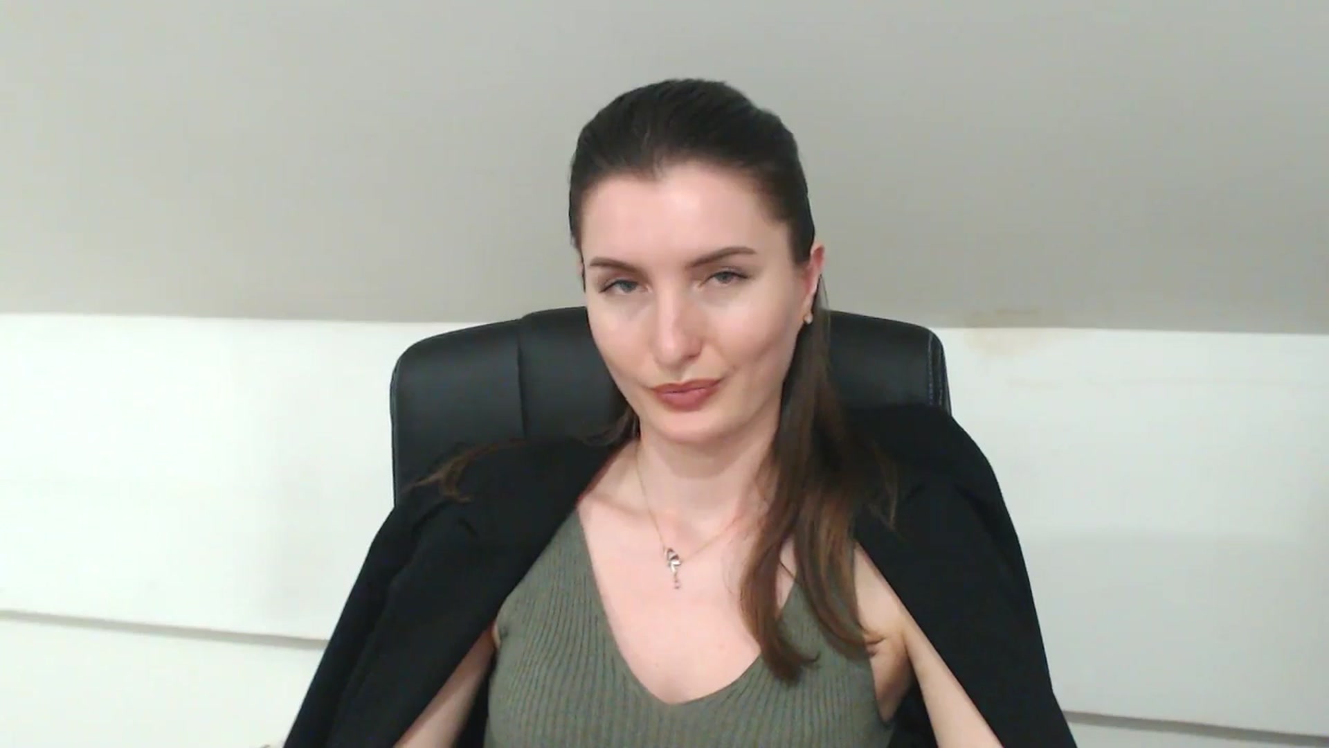 Gallery image thumbnail from EmilysBack's myfreecams stream on, 04/30/2025, 17:58 image 18 of 20