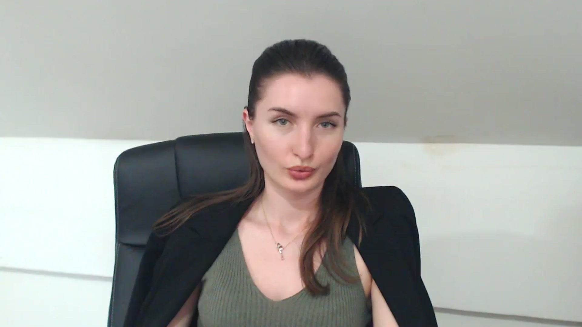 Gallery image thumbnail from EmilysBack's myfreecams stream on, 04/30/2025, 17:58 image 2 of 20