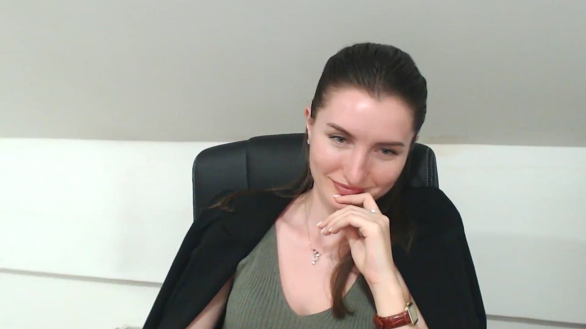 Gallery image thumbnail from EmilysBack's myfreecams stream on, 04/30/2025, 17:58 image 19 of 20
