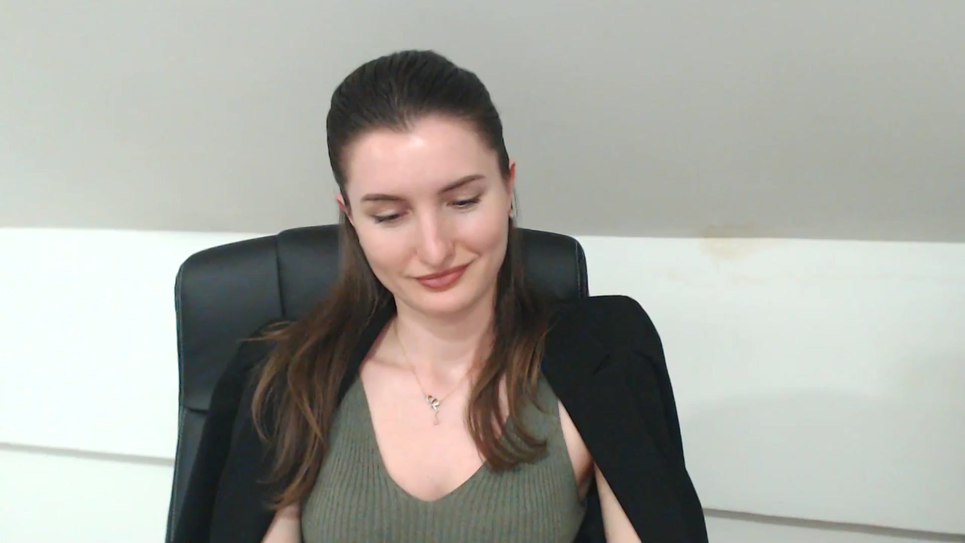 Gallery image thumbnail from EmilysBack's myfreecams stream on, 04/30/2025, 17:58 image 6 of 20