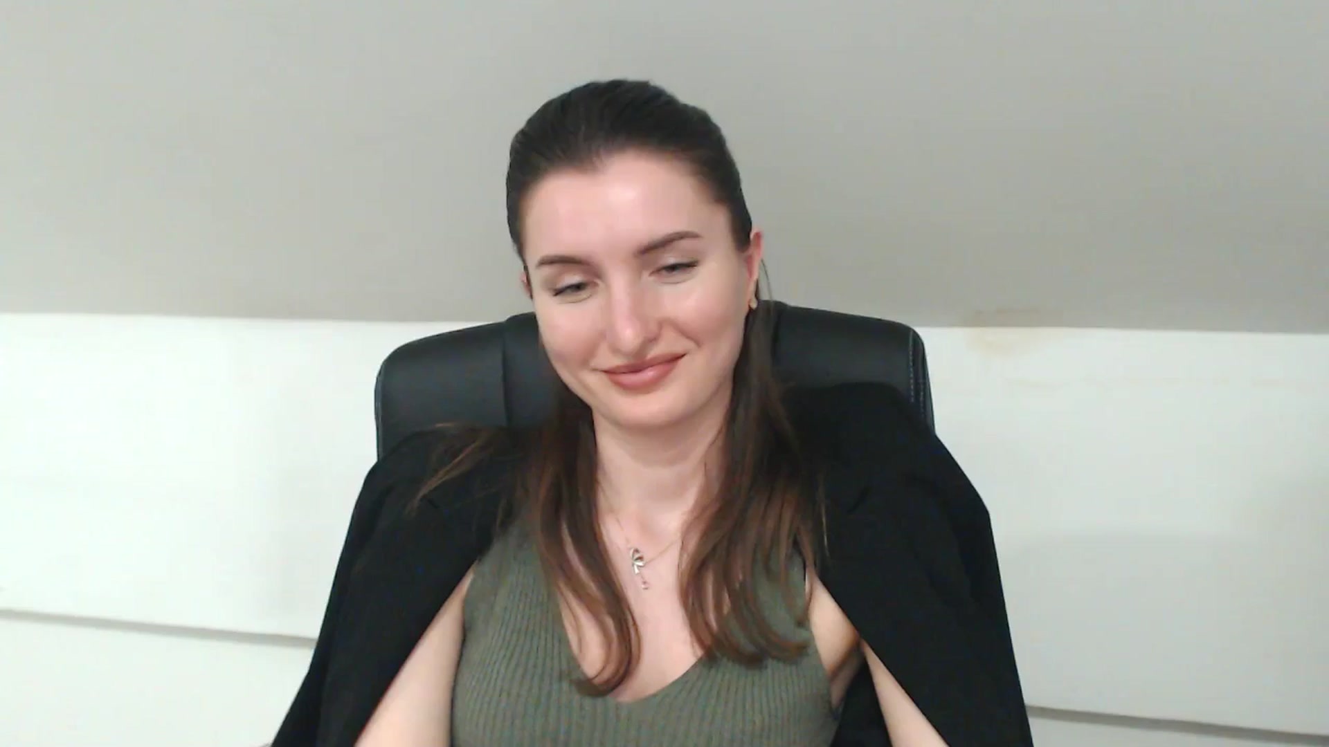 Gallery image thumbnail from EmilysBack's myfreecams stream on, 04/30/2025, 17:58 image 9 of 20