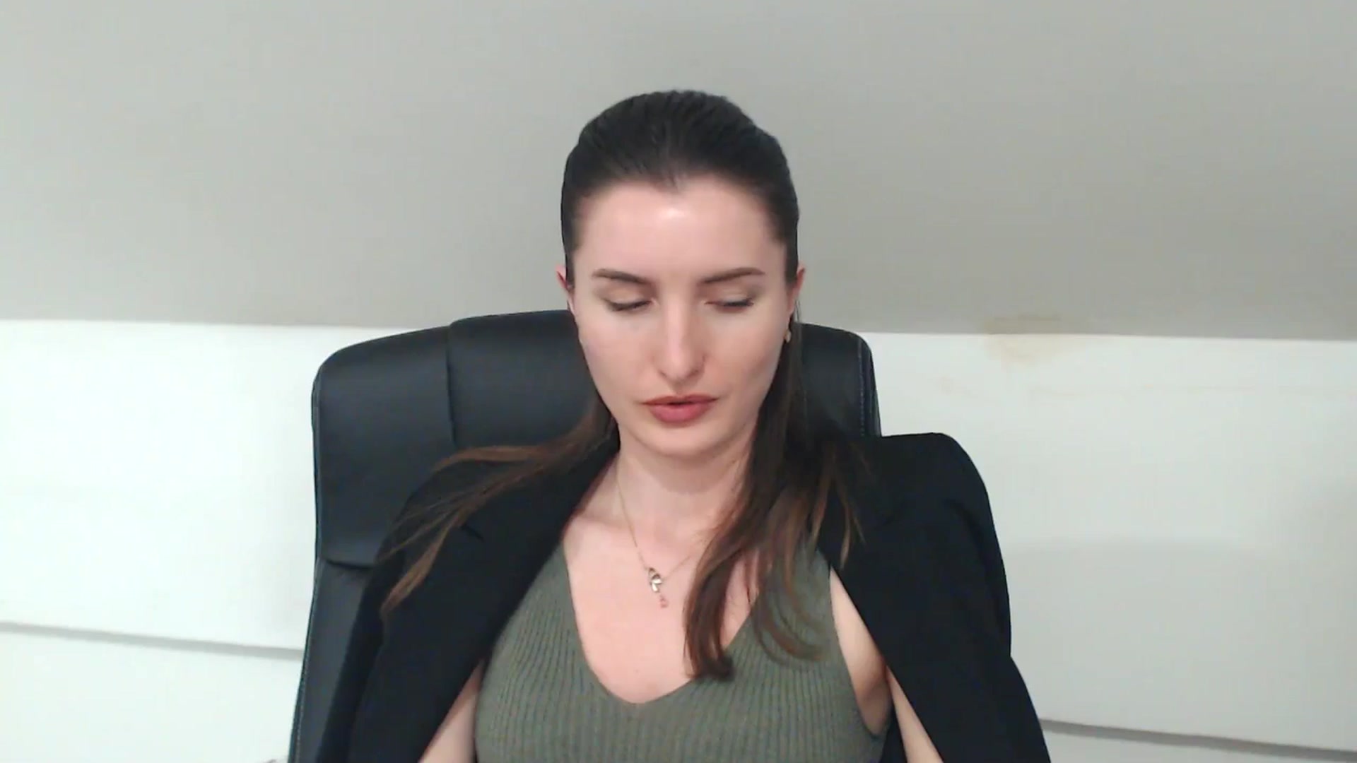 Gallery image thumbnail from EmilysBack's myfreecams stream on, 04/30/2025, 17:58 image 3 of 20