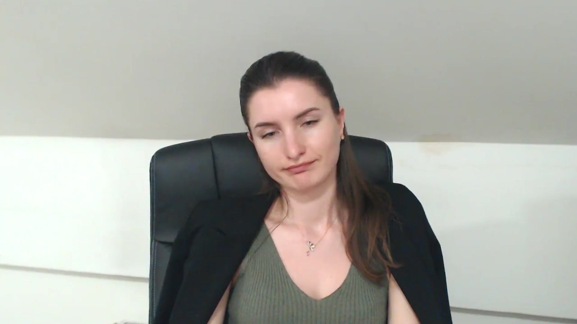 Gallery image thumbnail from EmilysBack's myfreecams stream on, 04/30/2025, 19:08 image 6 of 20