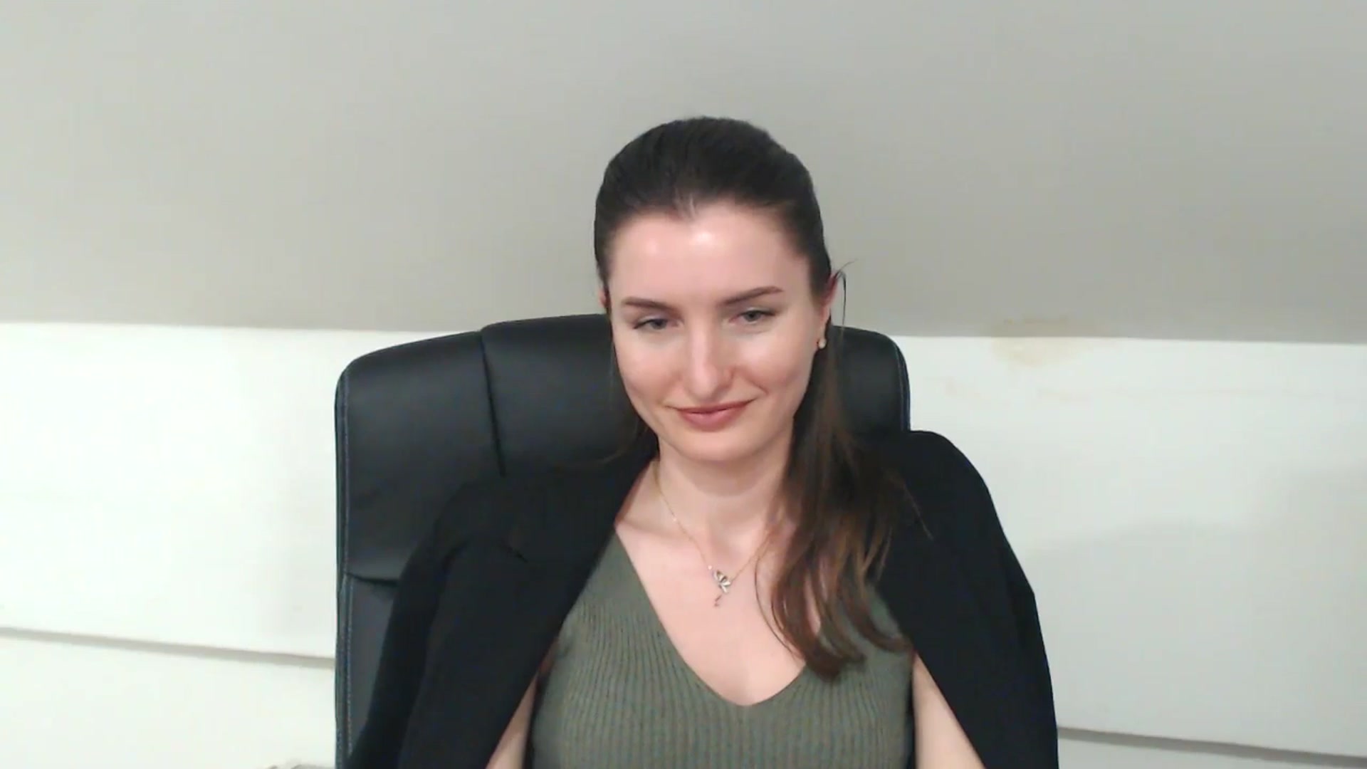 Gallery image thumbnail from EmilysBack's myfreecams stream on, 04/30/2025, 19:08 image 11 of 20