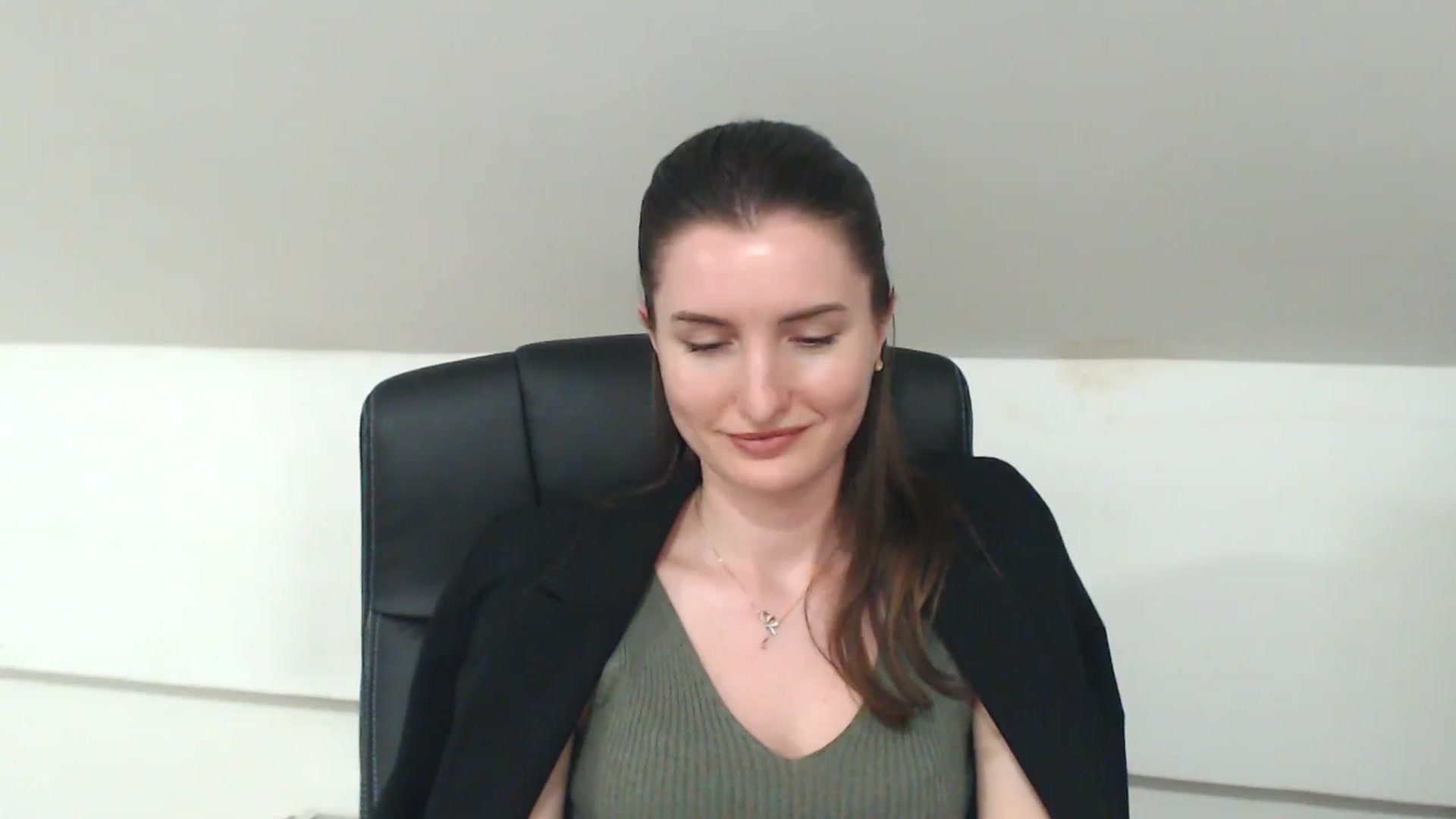 Gallery image thumbnail from EmilysBack's myfreecams stream on, 04/30/2025, 19:08 image 10 of 20