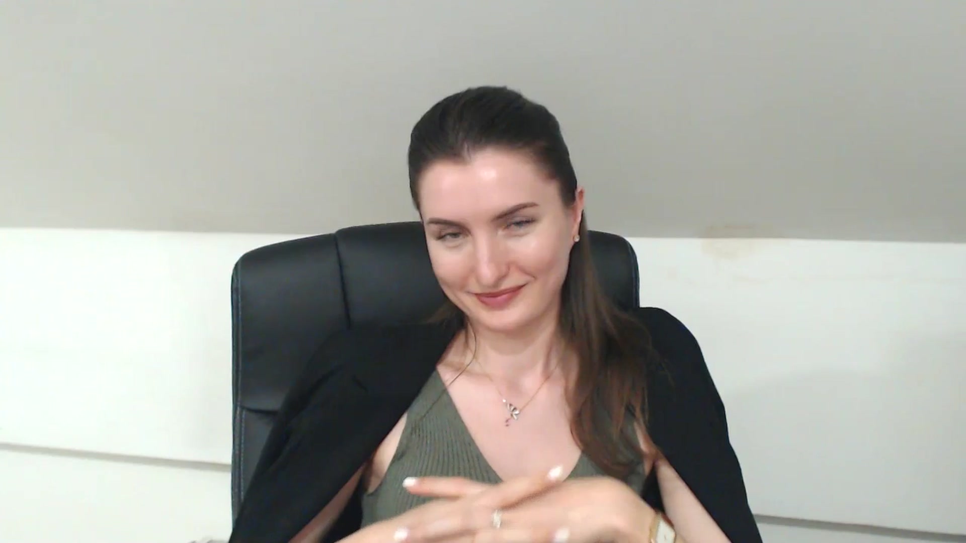 Gallery image thumbnail from EmilysBack's myfreecams stream on, 04/30/2025, 19:08 image 7 of 20