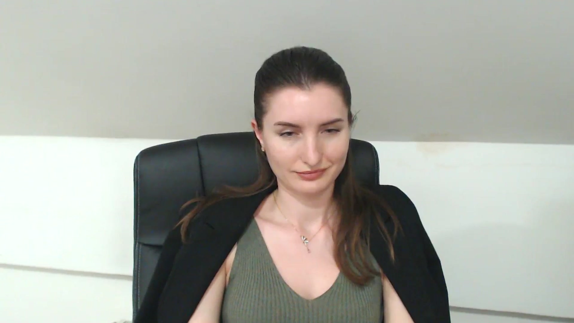 Gallery image thumbnail from EmilysBack's myfreecams stream on, 04/30/2025, 19:08 image 18 of 20