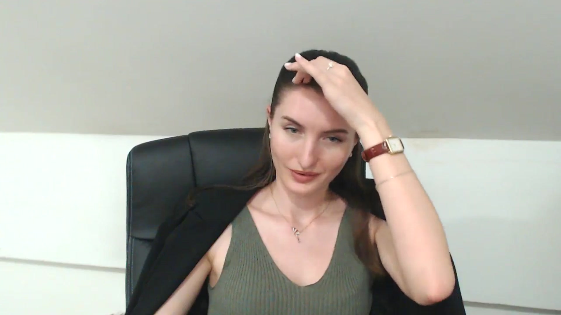 Gallery image thumbnail from EmilysBack's myfreecams stream on, 04/30/2025, 19:08 image 20 of 20