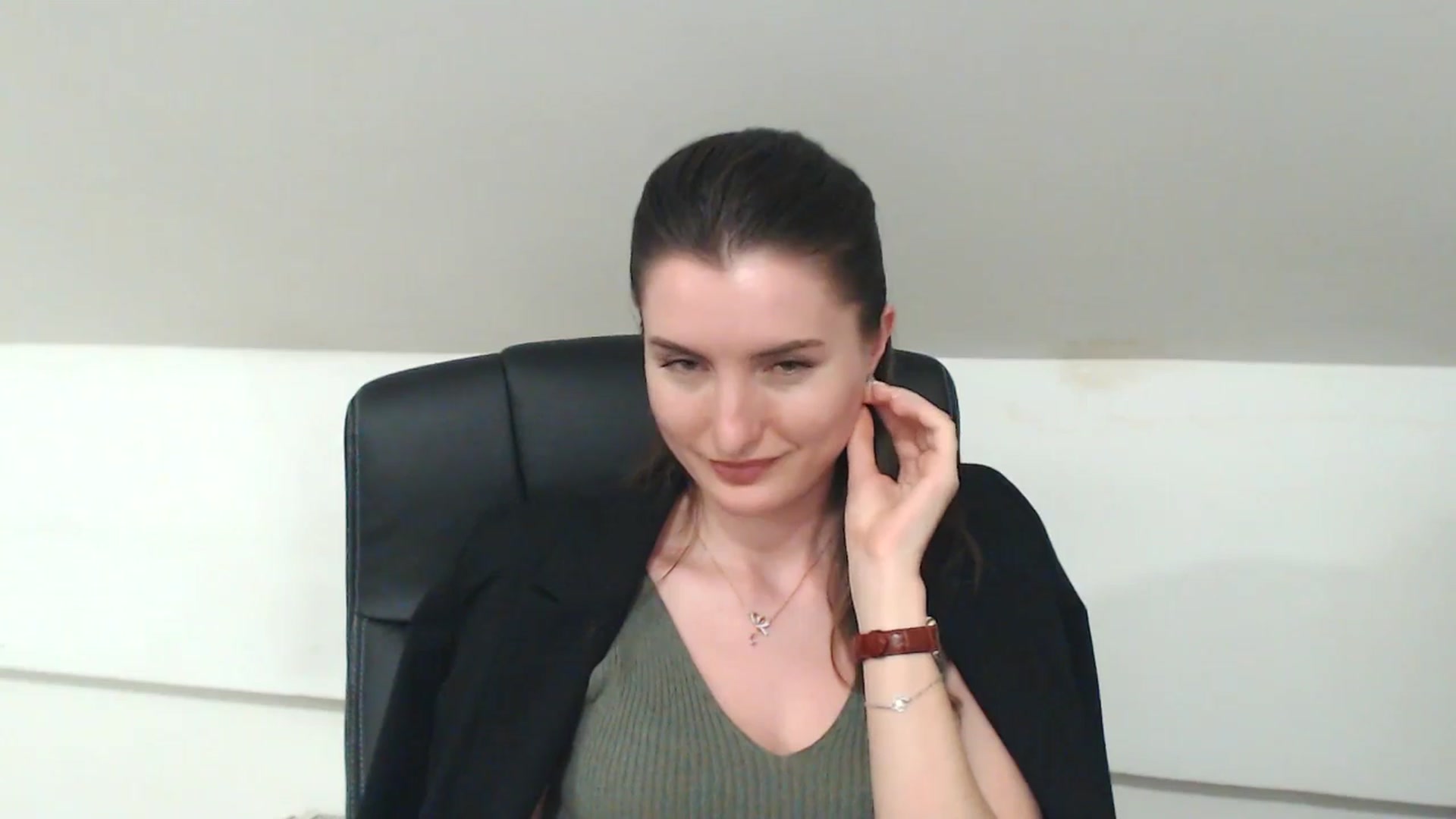 Gallery image thumbnail from EmilysBack's myfreecams stream on, 04/30/2025, 19:08 image 4 of 20