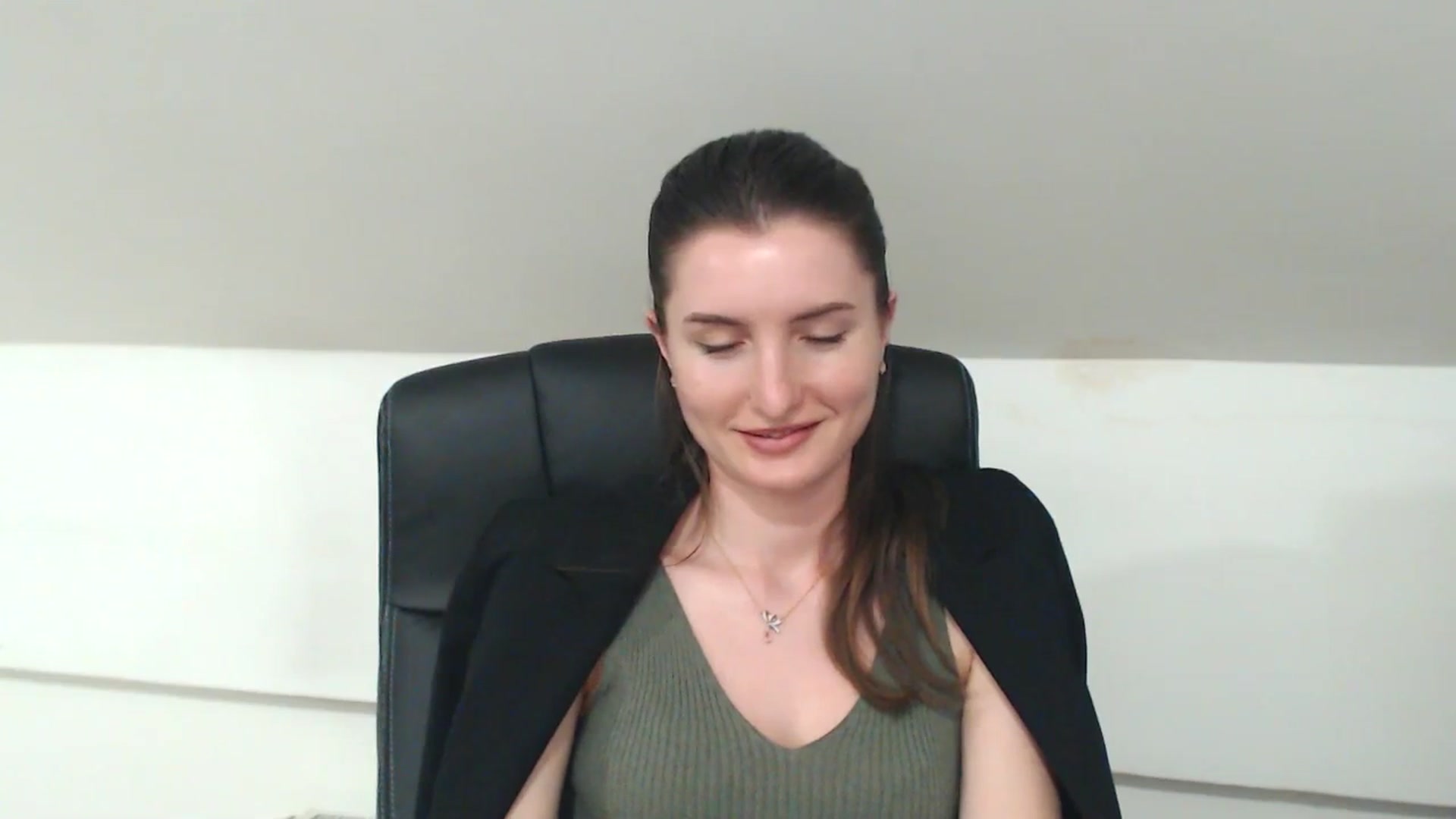 Gallery image thumbnail from EmilysBack's myfreecams stream on, 04/30/2025, 19:08 image 2 of 20