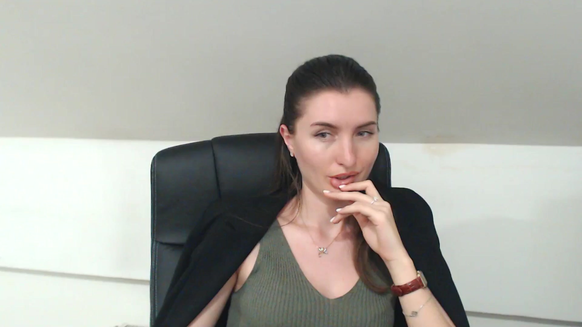Gallery image thumbnail from EmilysBack's myfreecams stream on, 04/30/2025, 19:08 image 1 of 20
