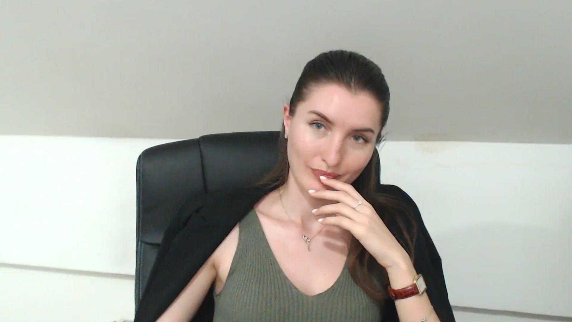 Gallery image thumbnail from EmilysBack's myfreecams stream on, 04/30/2025, 19:08 image 17 of 20