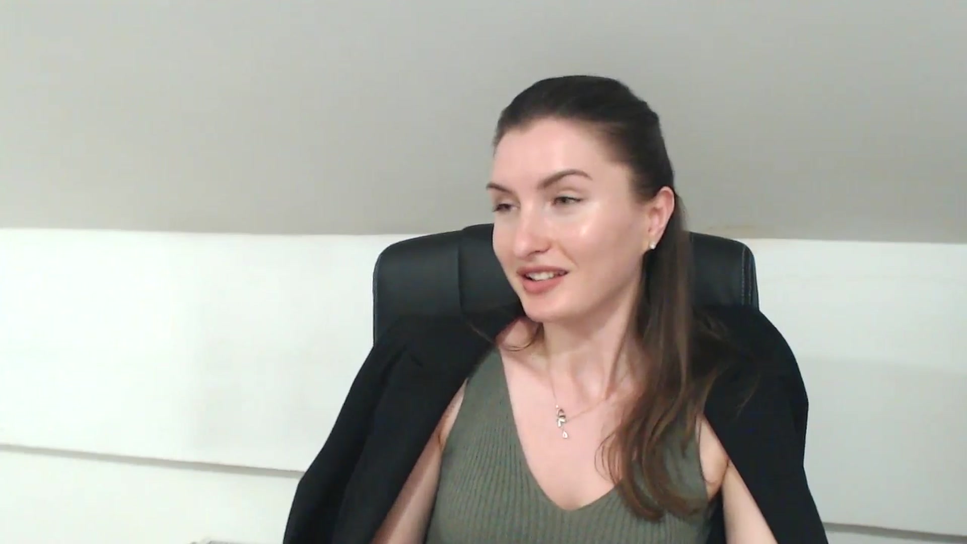 Gallery image thumbnail from EmilysBack's myfreecams stream on, 04/30/2025, 19:27 image 10 of 20