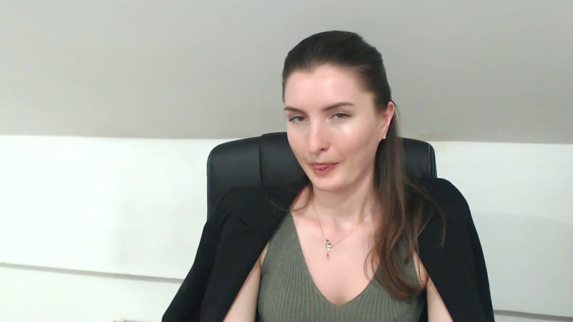 Gallery image thumbnail from EmilysBack's myfreecams stream on, 04/30/2025, 19:27 image 12 of 20