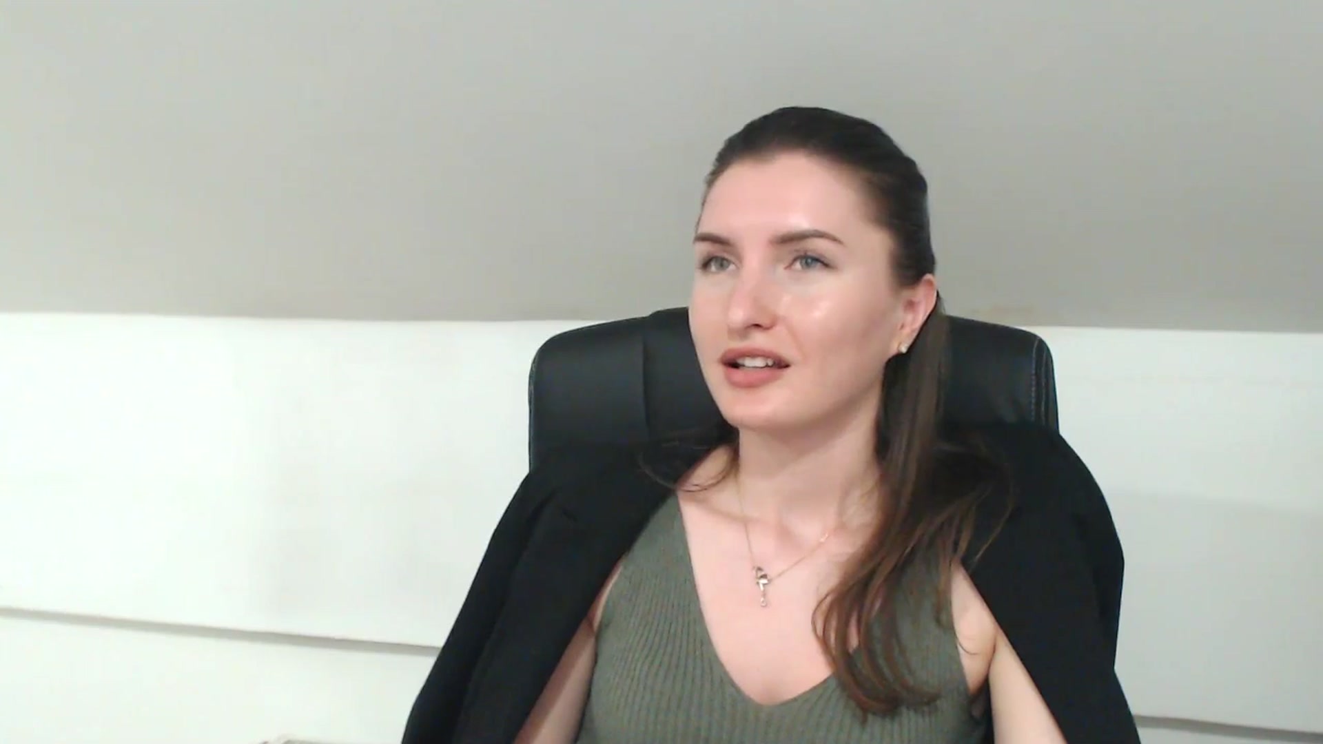 Gallery image thumbnail from EmilysBack's myfreecams stream on, 04/30/2025, 19:27 image 5 of 20