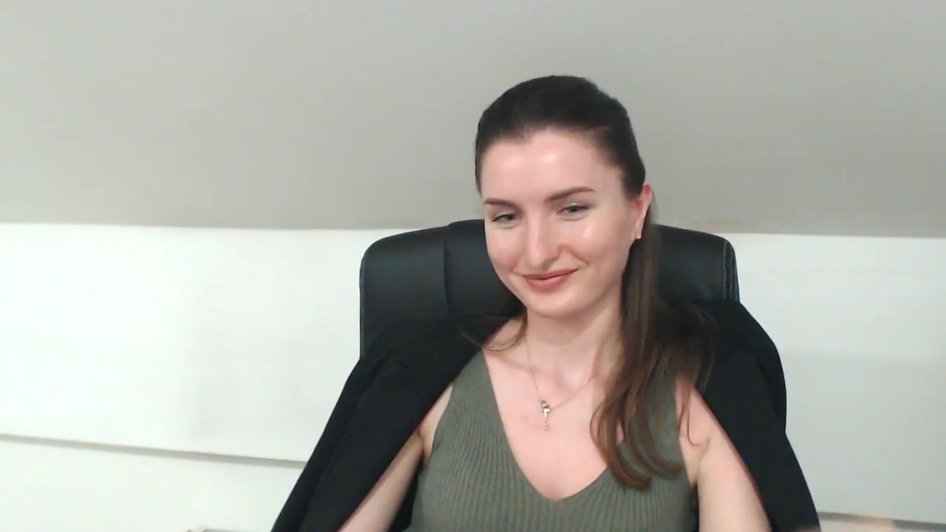 Gallery image thumbnail from EmilysBack's myfreecams stream on, 04/30/2025, 19:27 image 4 of 20
