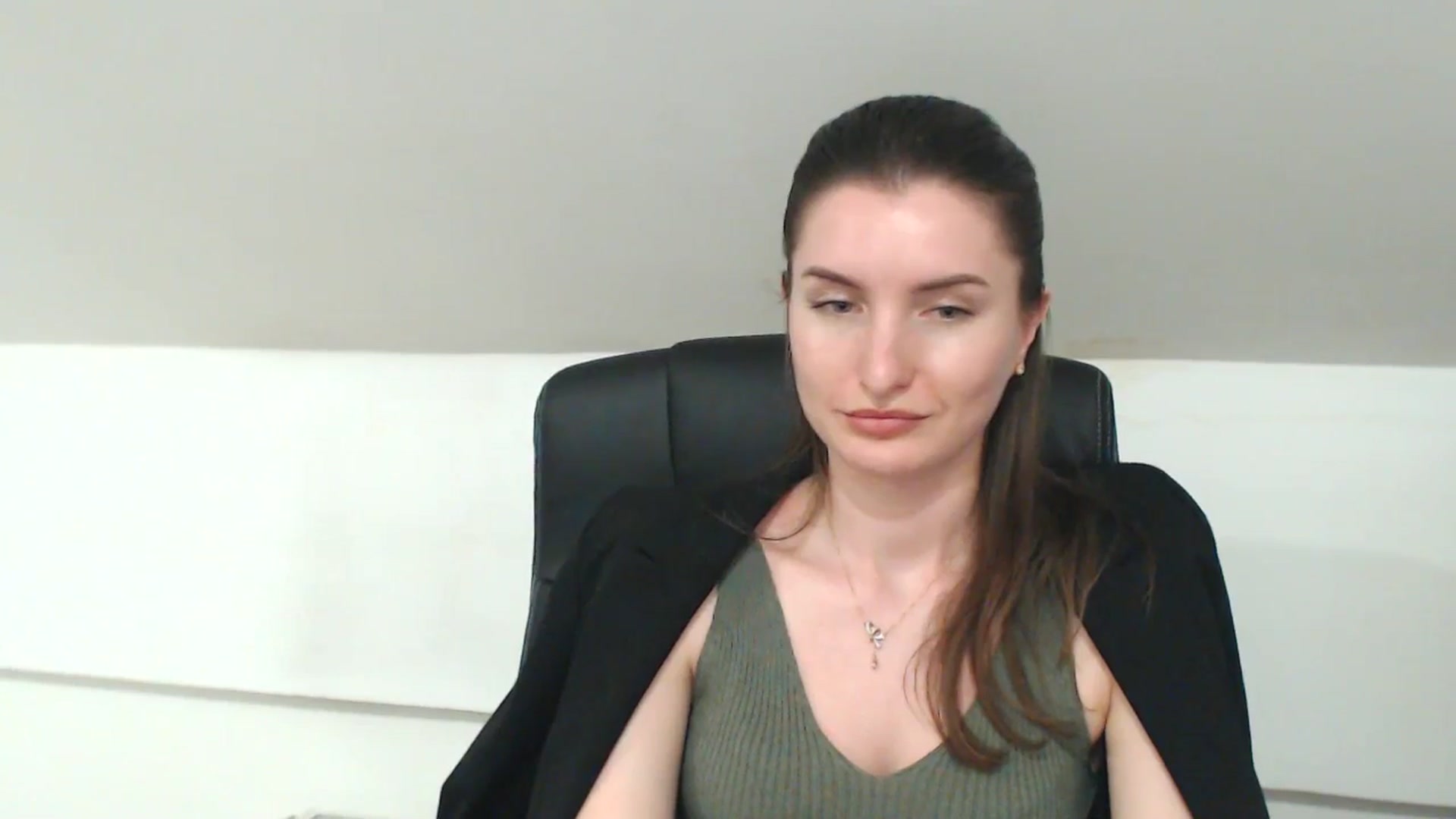 Gallery image thumbnail from EmilysBack's myfreecams stream on, 04/30/2025, 19:27 image 20 of 20