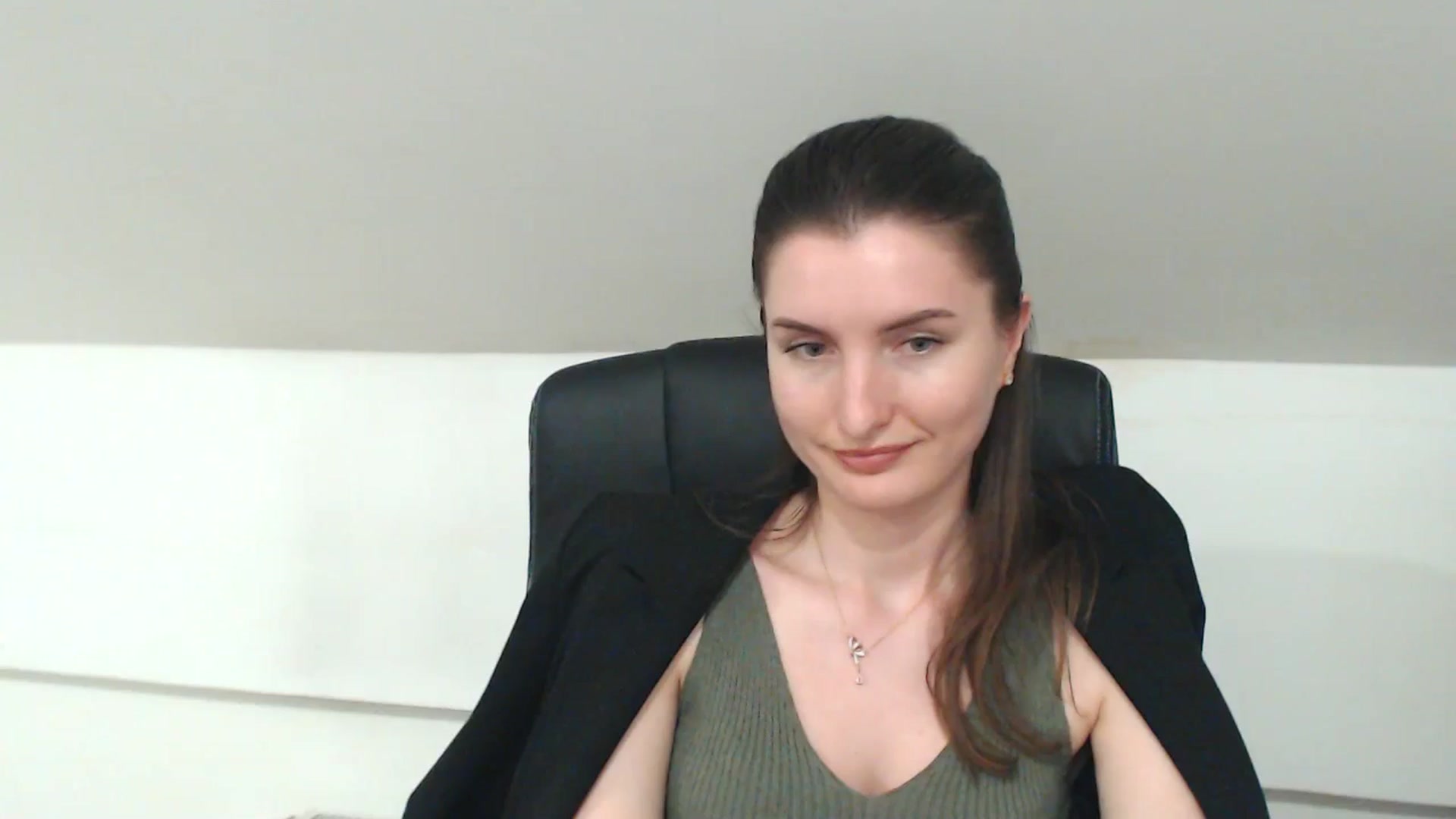 Gallery image thumbnail from EmilysBack's myfreecams stream on, 04/30/2025, 19:27 image 1 of 20