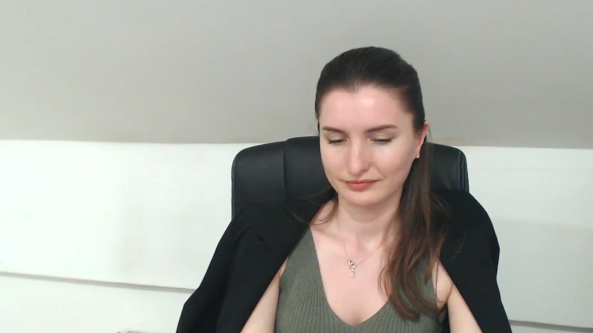 Gallery image thumbnail from EmilysBack's myfreecams stream on, 04/30/2025, 19:27 image 8 of 20