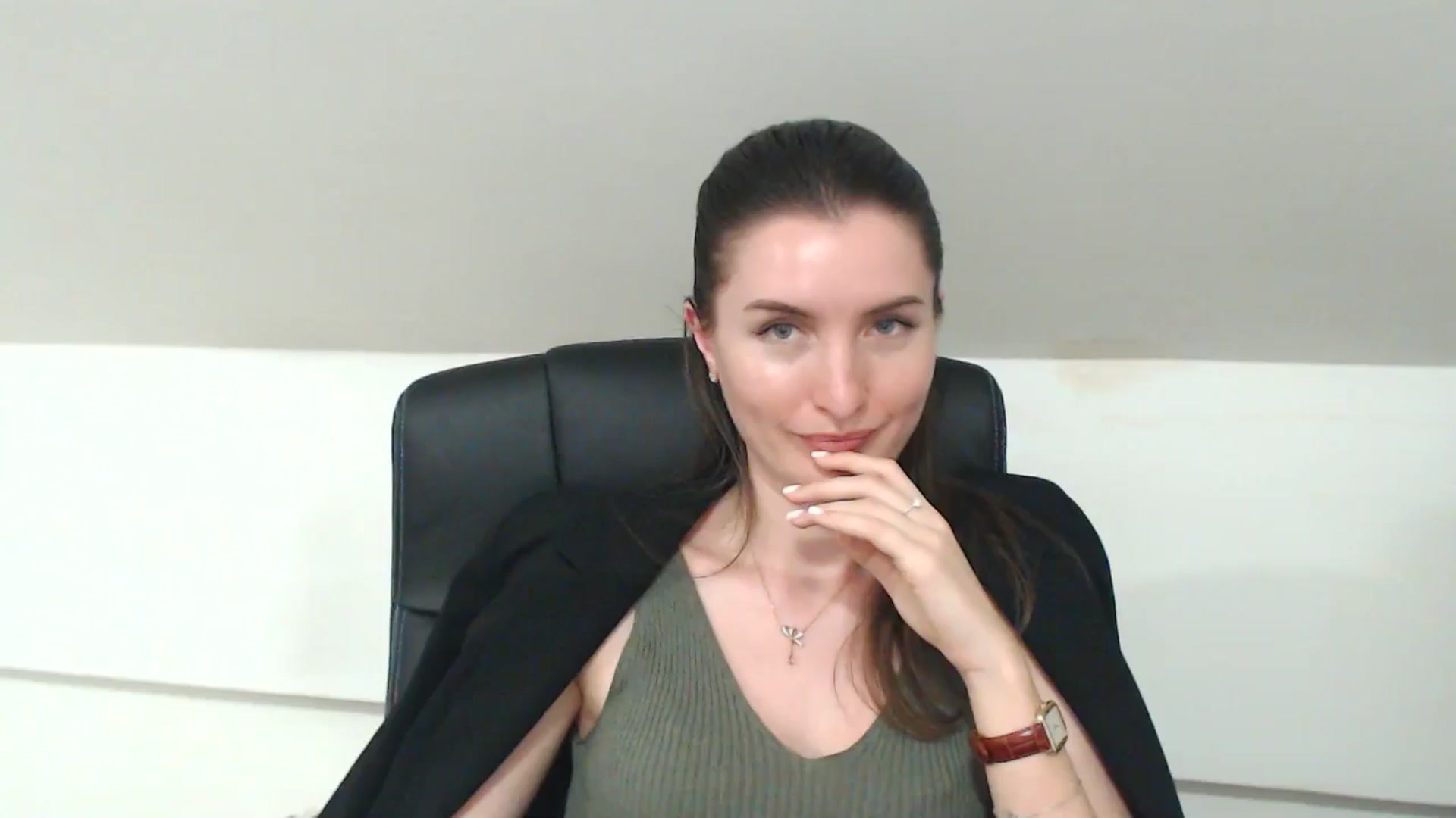 Gallery image thumbnail from EmilysBack's myfreecams stream on, 04/30/2025, 19:46 image 3 of 20
