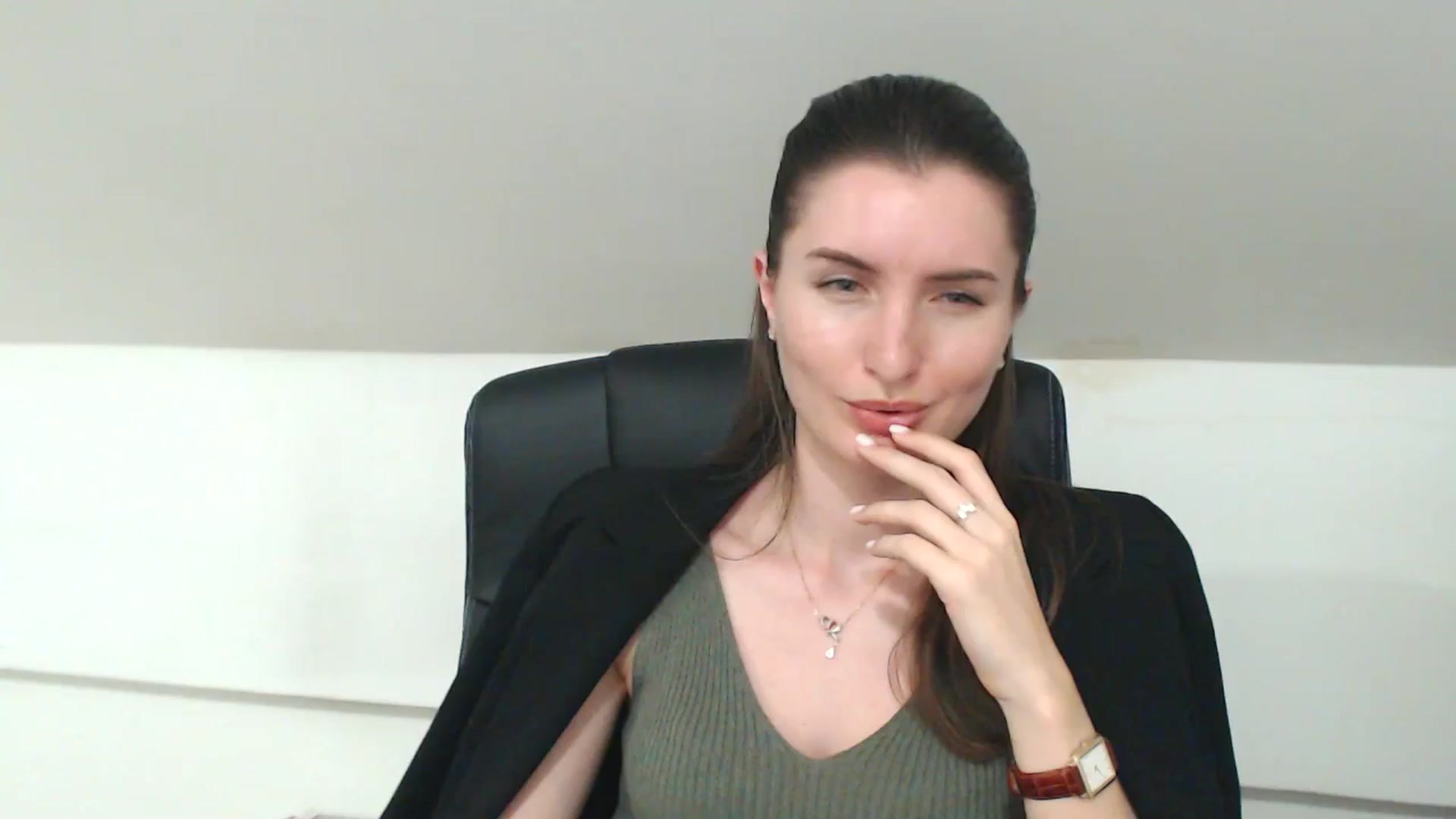 Gallery image thumbnail from EmilysBack's myfreecams stream on, 04/30/2025, 19:46 image 17 of 20