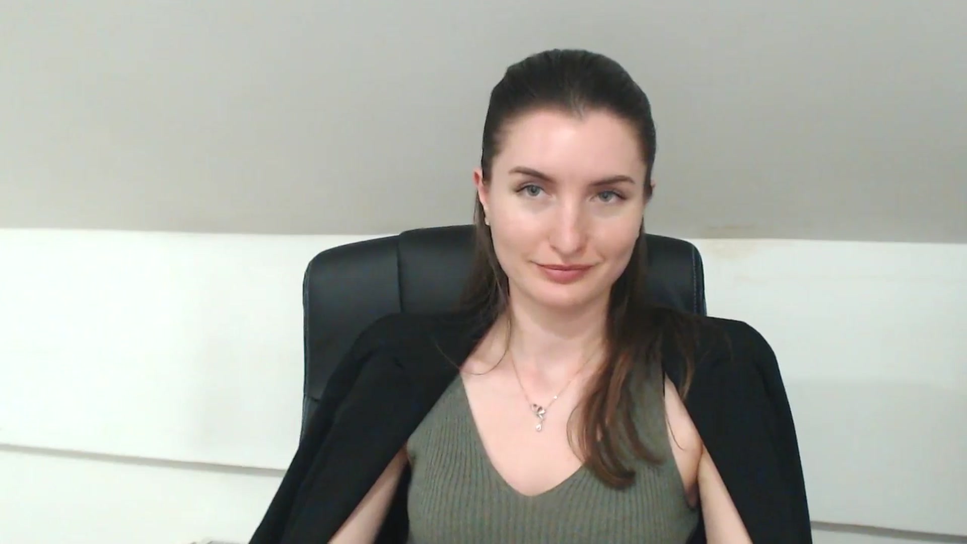 Gallery image thumbnail from EmilysBack's myfreecams stream on, 04/30/2025, 19:46 image 20 of 20