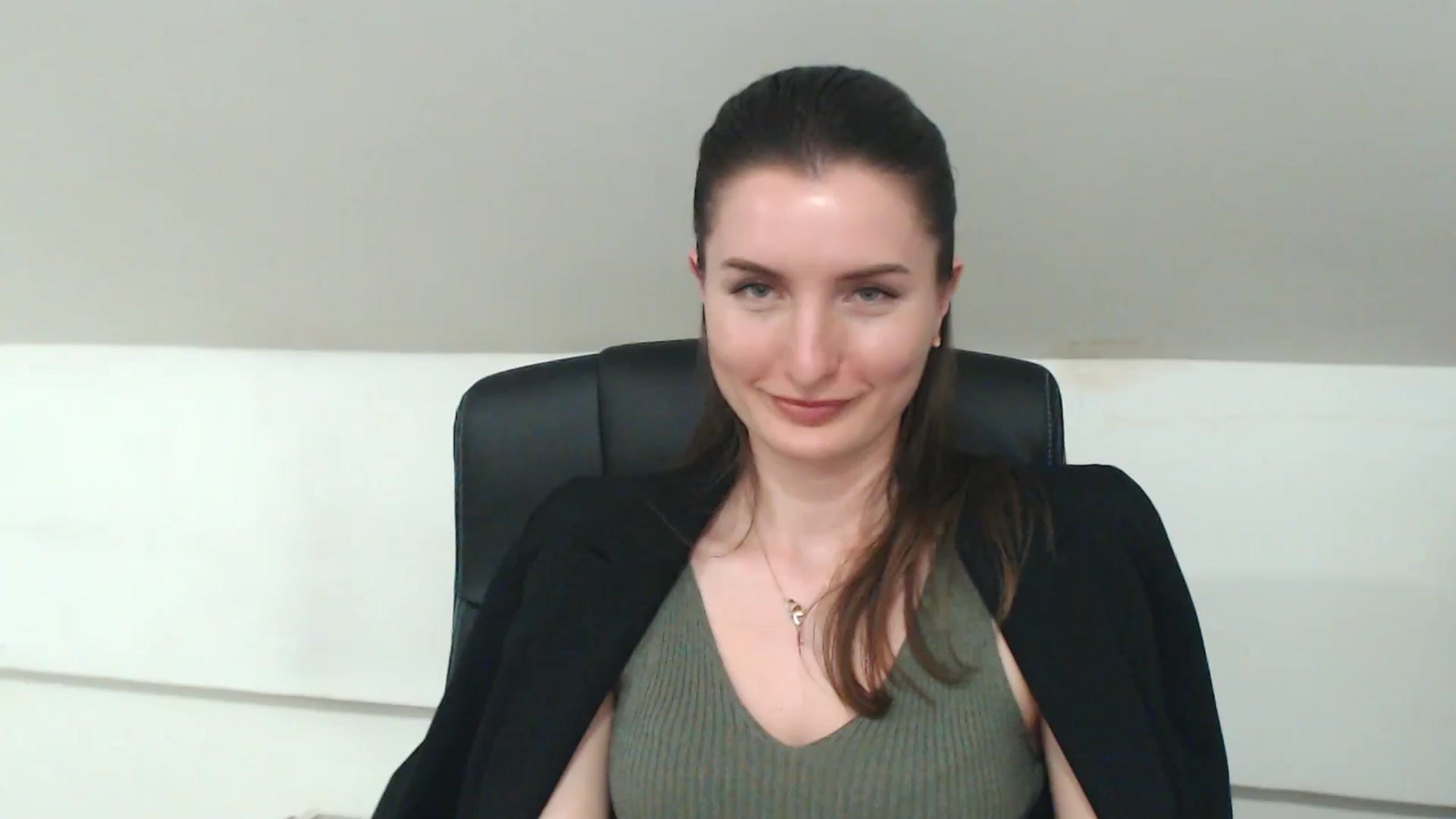 Gallery image thumbnail from EmilysBack's myfreecams stream on, 04/30/2025, 19:46 image 9 of 20