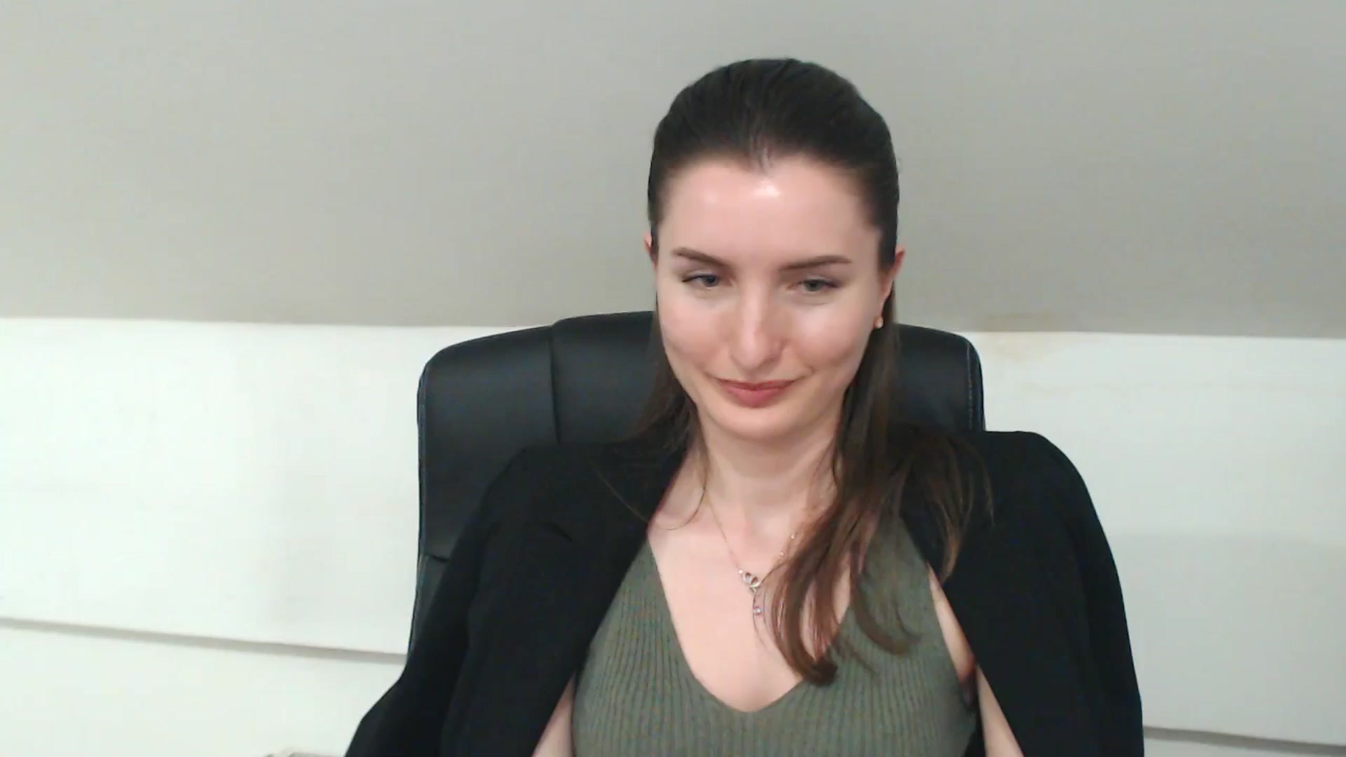 Gallery image thumbnail from EmilysBack's myfreecams stream on, 04/30/2025, 19:46 image 10 of 20