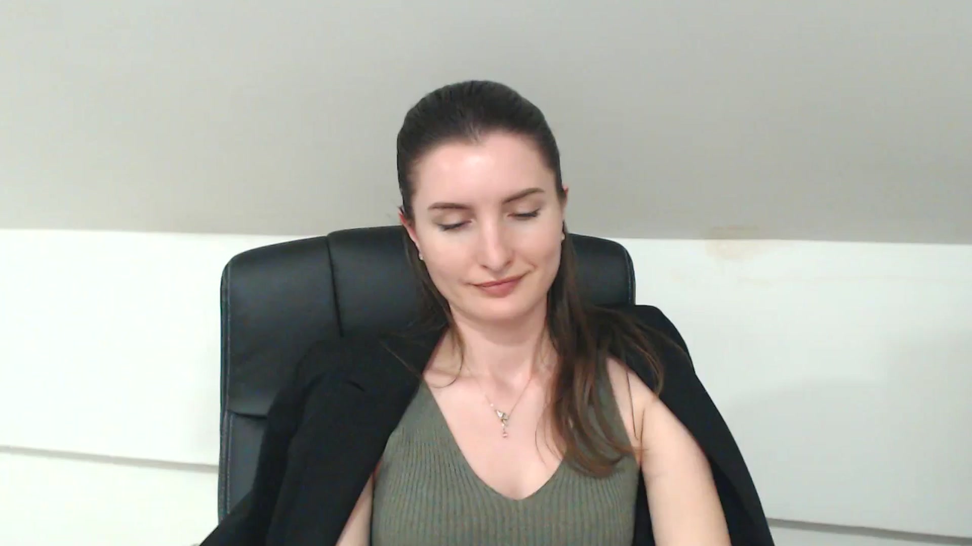 Gallery image thumbnail from EmilysBack's myfreecams stream on, 04/30/2025, 19:46 image 2 of 20