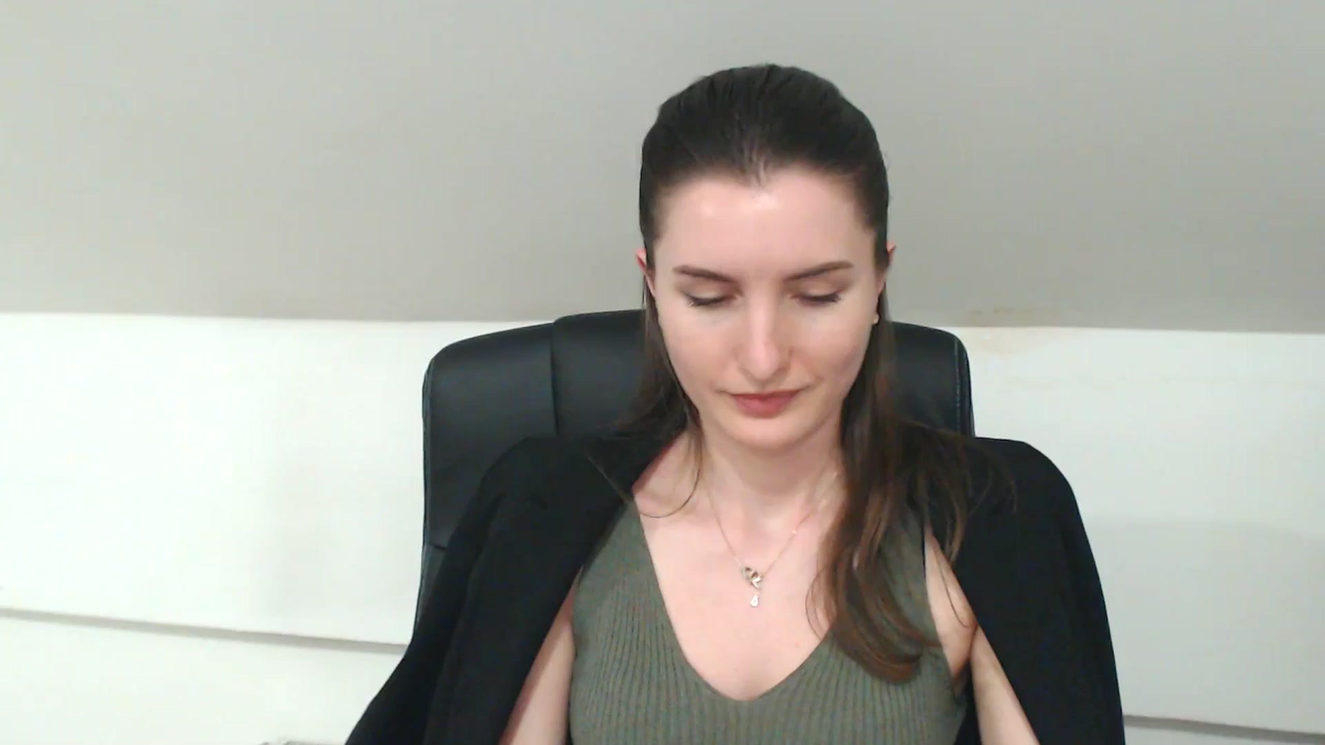 Gallery image thumbnail from EmilysBack's myfreecams stream on, 04/30/2025, 19:46 image 16 of 20