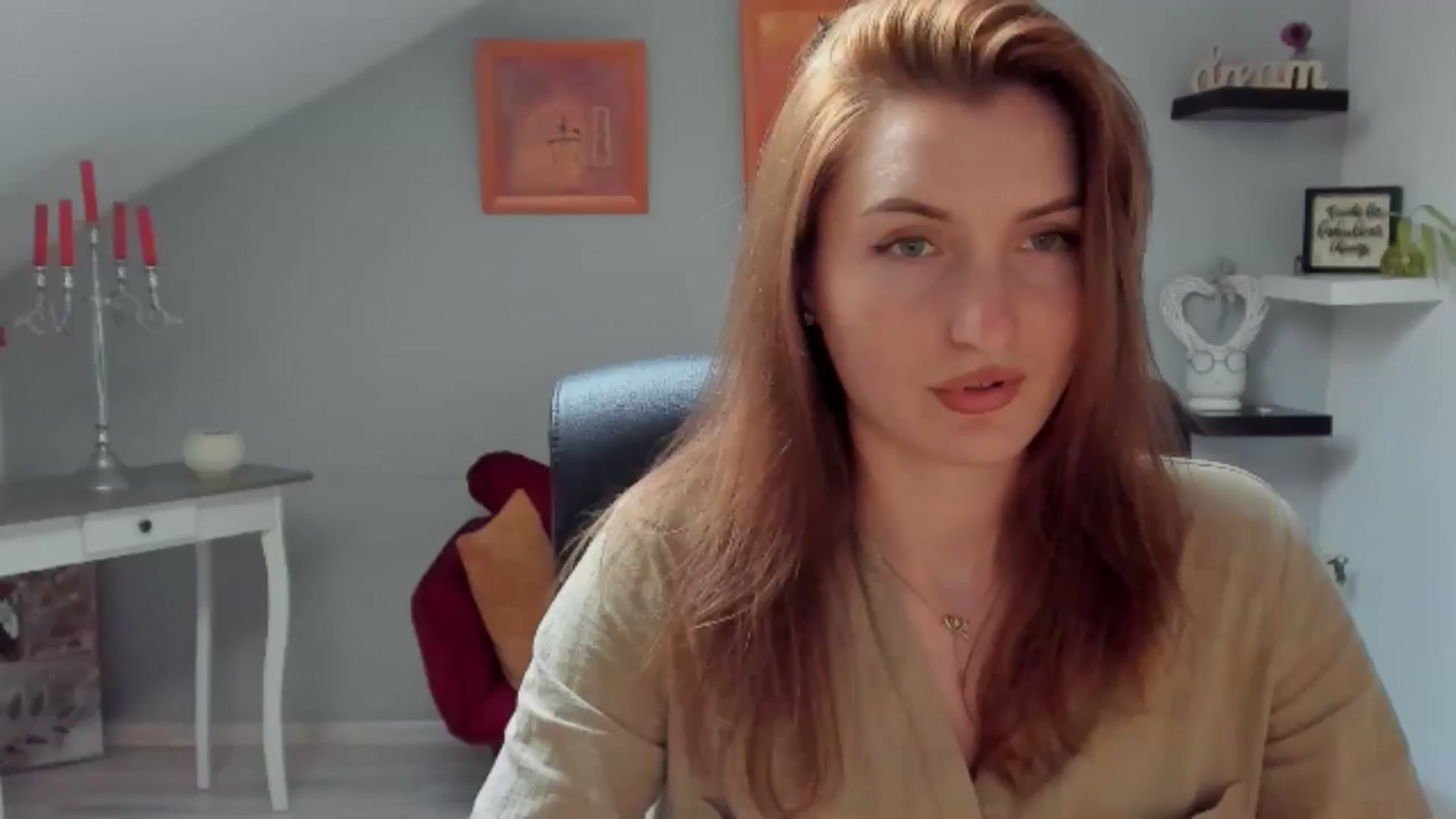 Gallery image thumbnail from EmilysBack's myfreecams stream on, 05/29/2025, 16:48 image 17 of 20