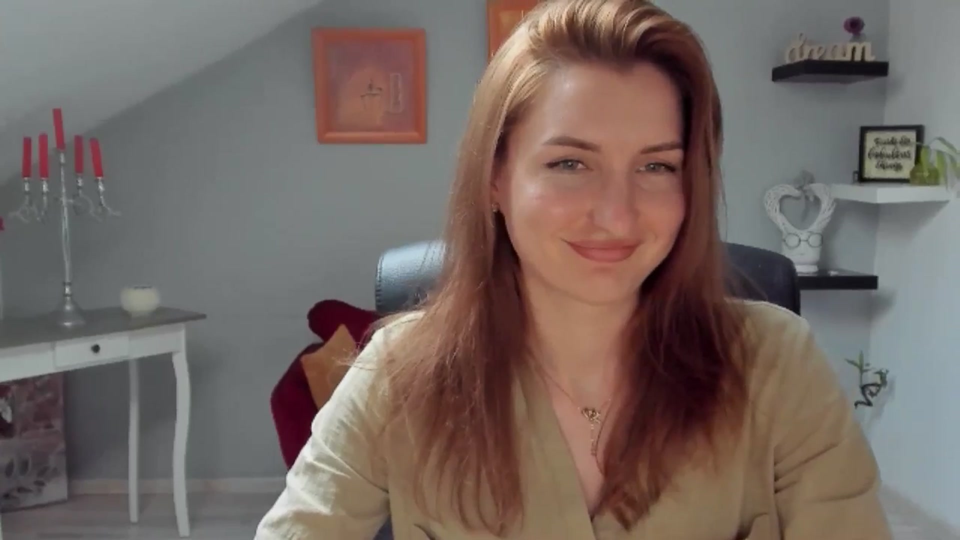 Gallery image thumbnail from EmilysBack's myfreecams stream on, 05/29/2025, 16:48 image 16 of 20