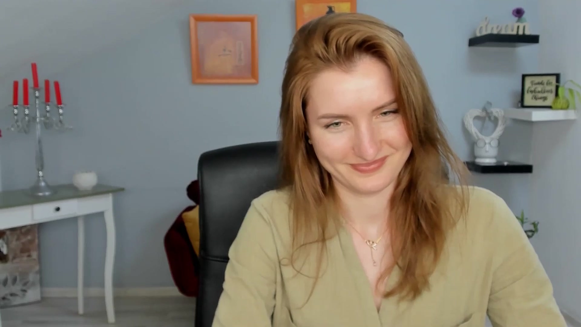 Gallery image thumbnail from EmilysBack's myfreecams stream on, 05/29/2025, 19:01 image 16 of 20