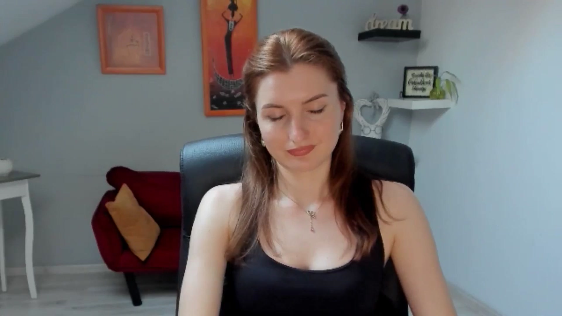 Gallery image thumbnail from EmilysBack's myfreecams stream on, 05/30/2025, 17:30 image 17 of 20
