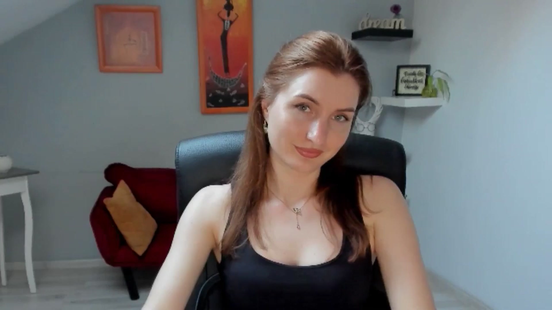 Gallery image thumbnail from EmilysBack's myfreecams stream on, 05/30/2025, 17:30 image 19 of 20