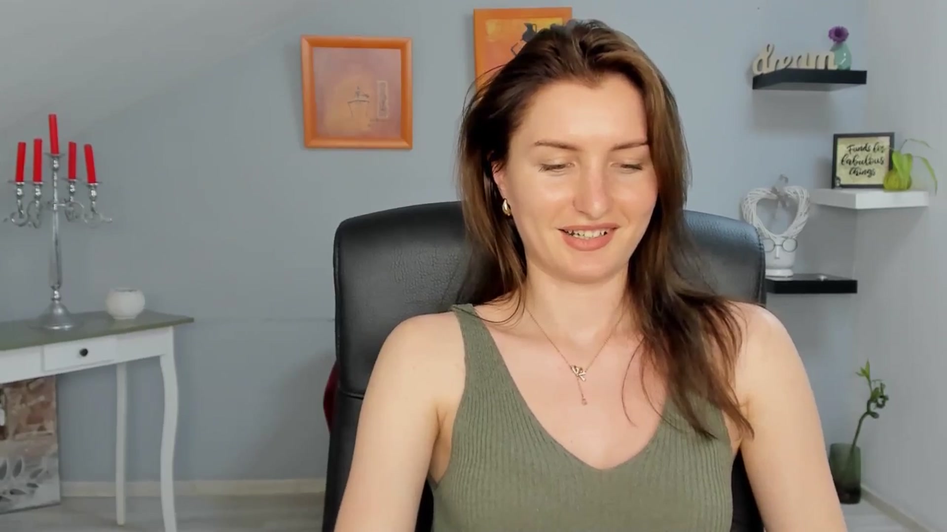 Gallery image thumbnail from EmilysBack's myfreecams stream on, 06/09/2025, 18:45 image 20 of 20