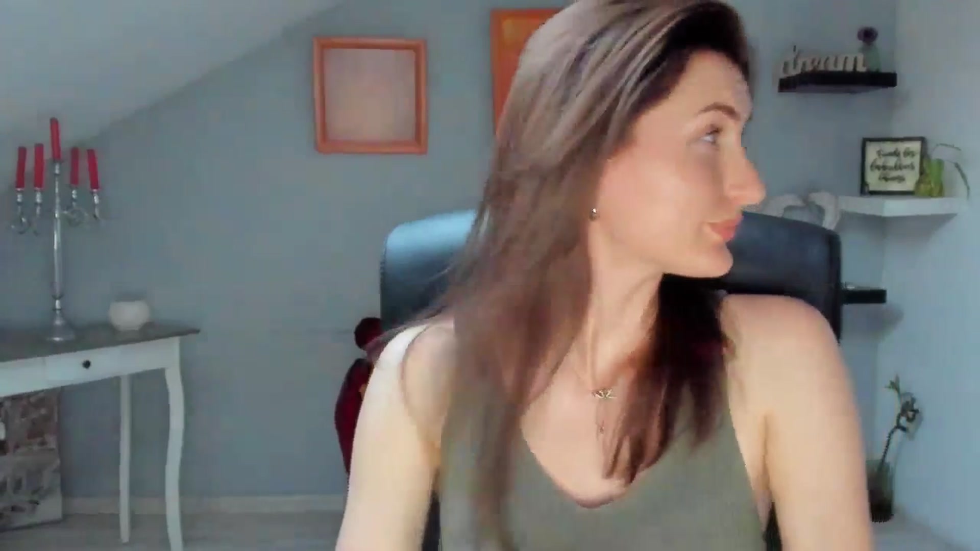 Gallery image thumbnail from EmilysBack's myfreecams stream on, 06/09/2025, 18:45 image 3 of 20
