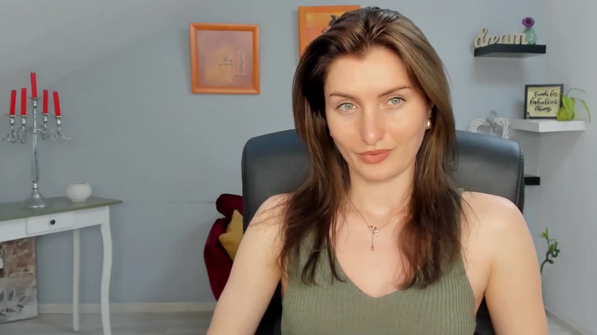 Gallery image thumbnail from EmilysBack's myfreecams stream on, 06/09/2025, 18:45 image 4 of 20
