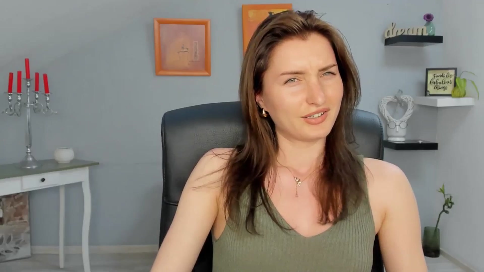 Gallery image thumbnail from EmilysBack's myfreecams stream on, 06/09/2025, 18:45 image 5 of 20