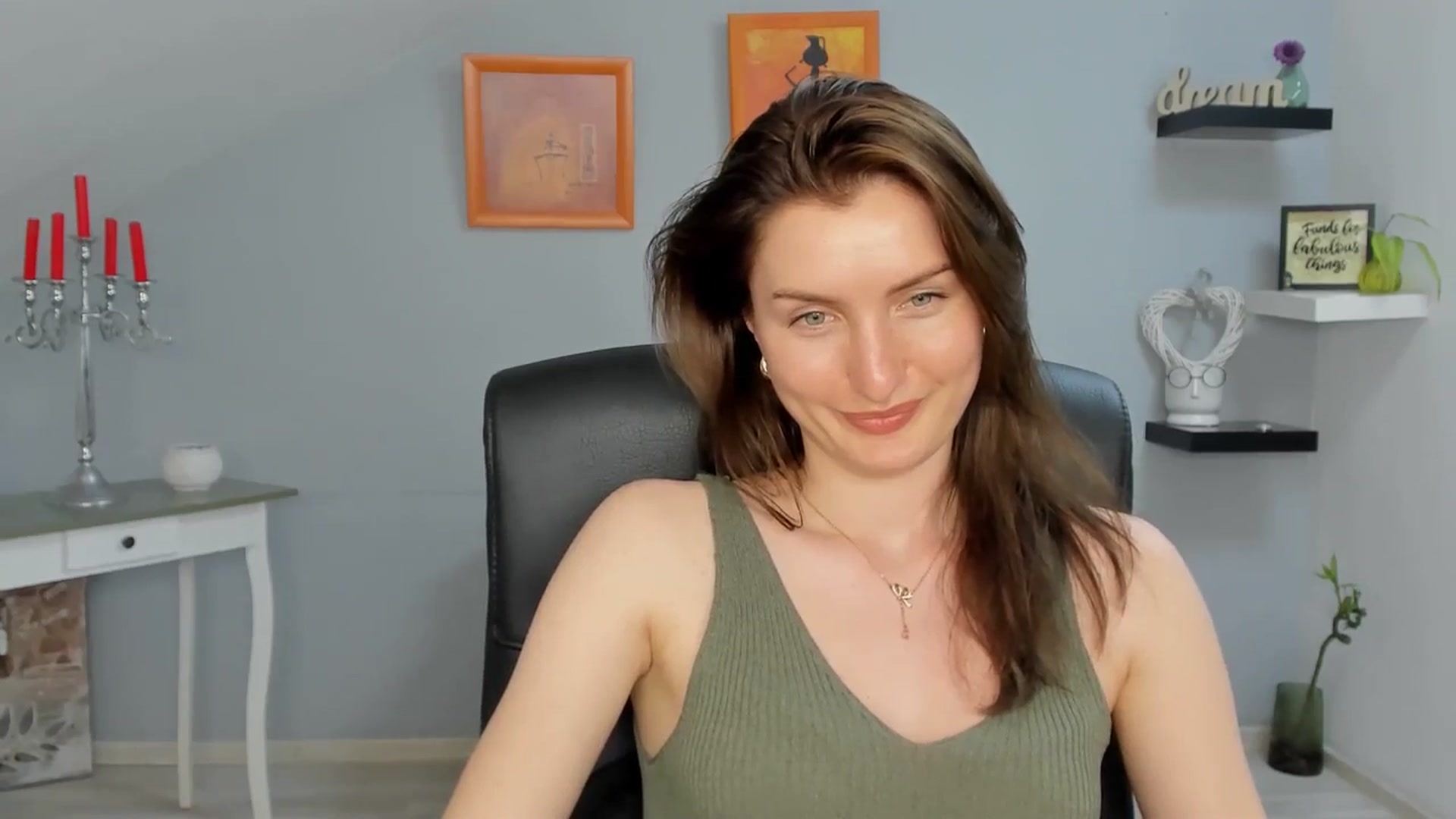 Gallery image thumbnail from EmilysBack's myfreecams stream on, 06/09/2025, 19:03 image 7 of 20