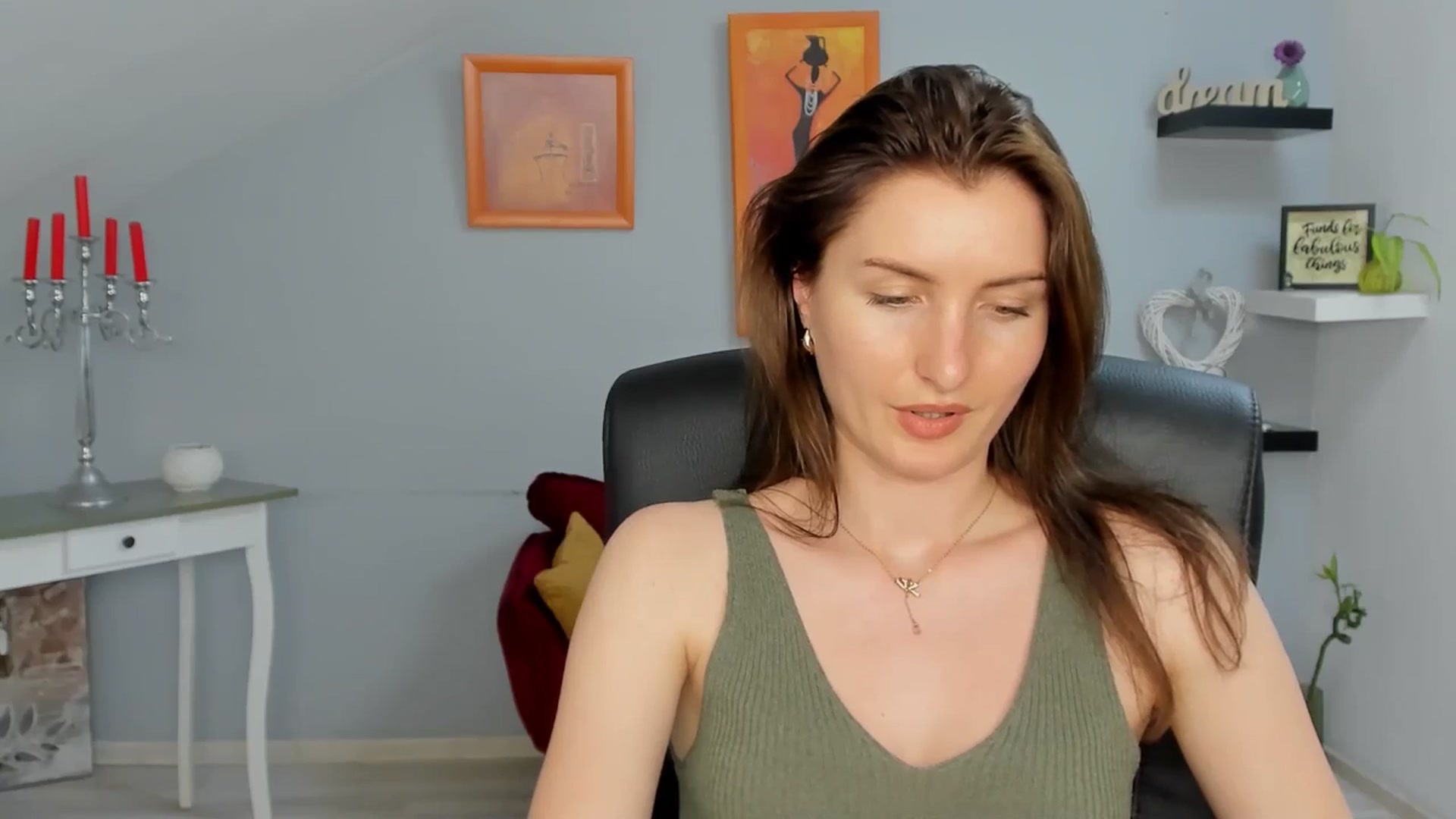 Gallery image thumbnail from EmilysBack's myfreecams stream on, 06/09/2025, 19:03 image 18 of 20