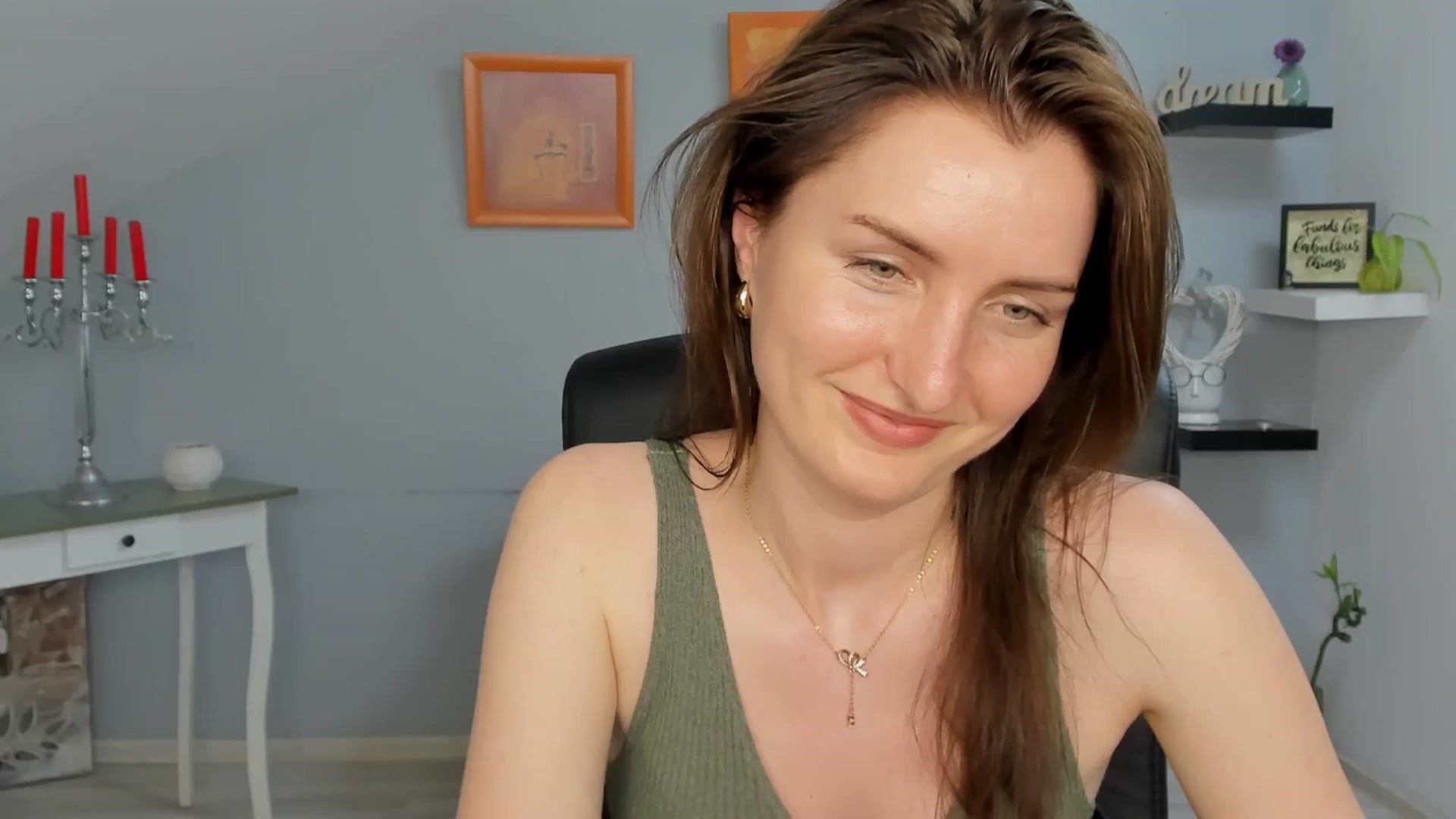 Gallery image thumbnail from EmilysBack's myfreecams stream on, 06/09/2025, 19:03 image 1 of 20